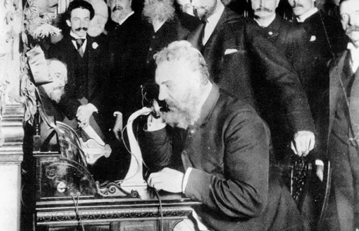 primeira ligação telefônica feita por Alexander Graham Bell