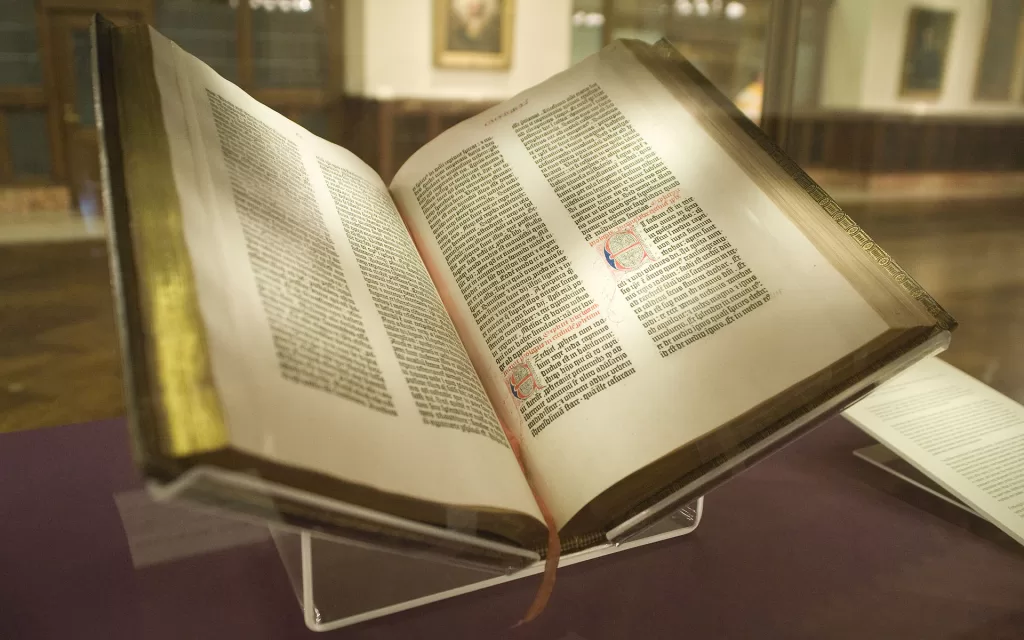 a bíblia de Gutenberg no museu de Nova Iorque