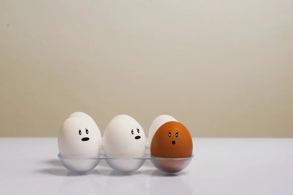 imagem ilustrativa representando os sinais de uma pessoa chata, são ovos brancos que olham incomodados para o ovo que tem uma cor diferente e parece assustado